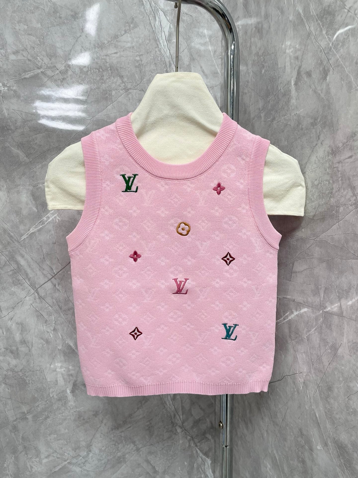 L 25 Early Spring New Round Neck Letter Logo Embroidery Knitted Vest
