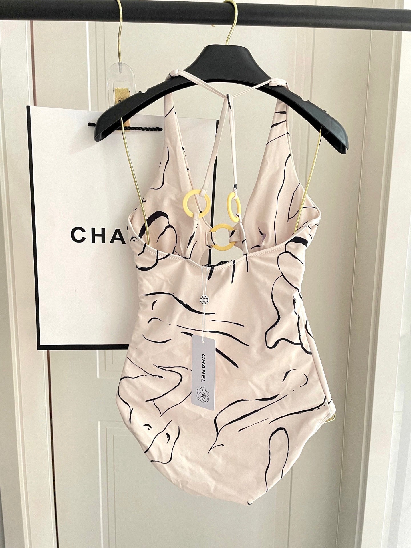 C 25 New one-piece swimsuit