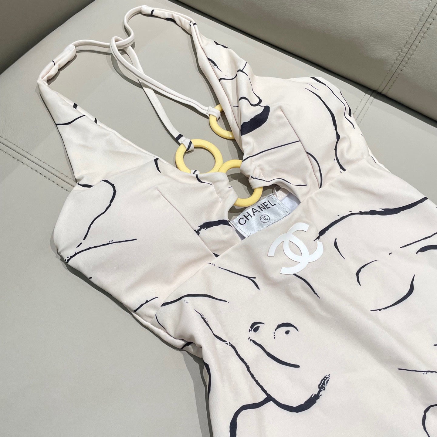 C 25 New one-piece swimsuit