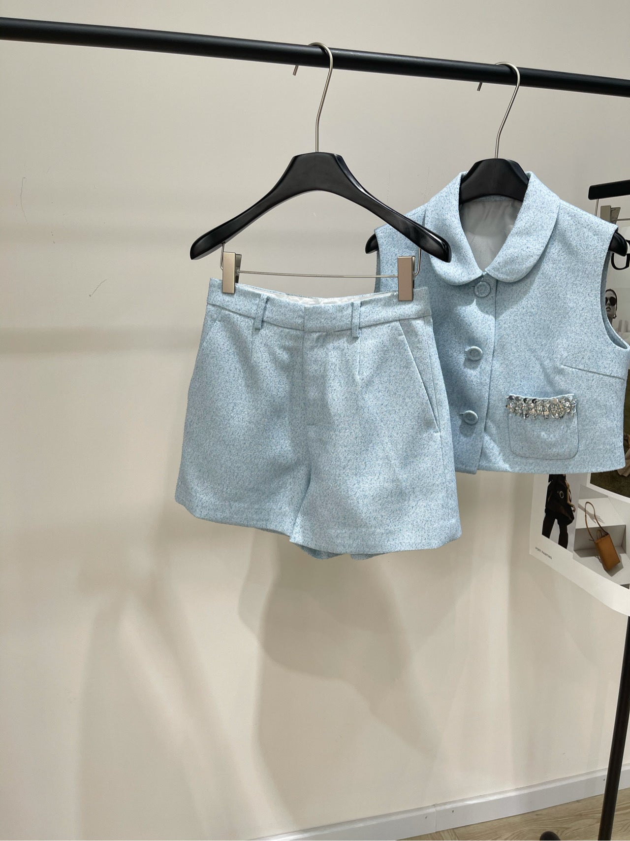 25 Summer new light blue diamond vest + shorts suit