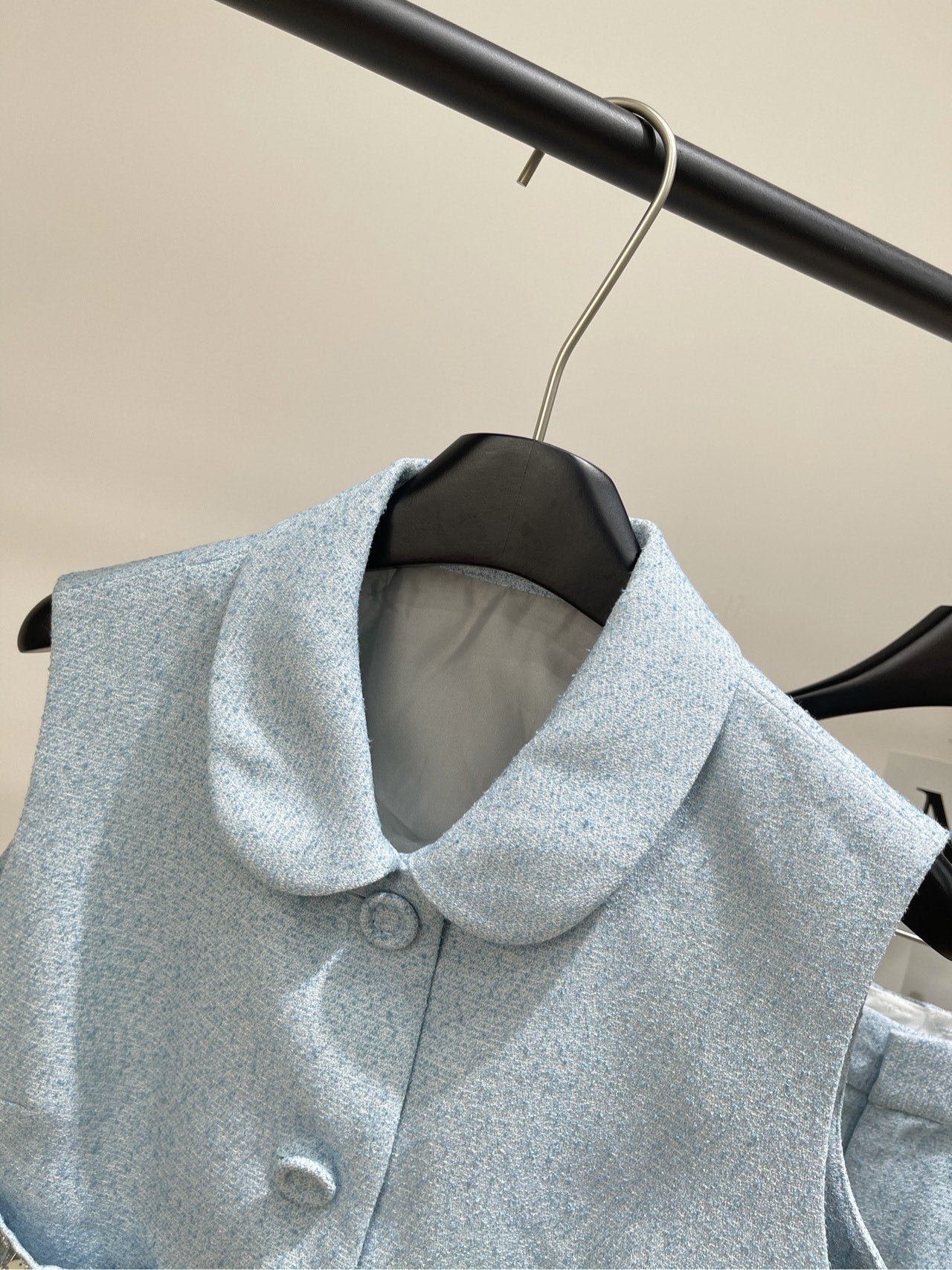 25 Summer new light blue diamond vest + shorts suit