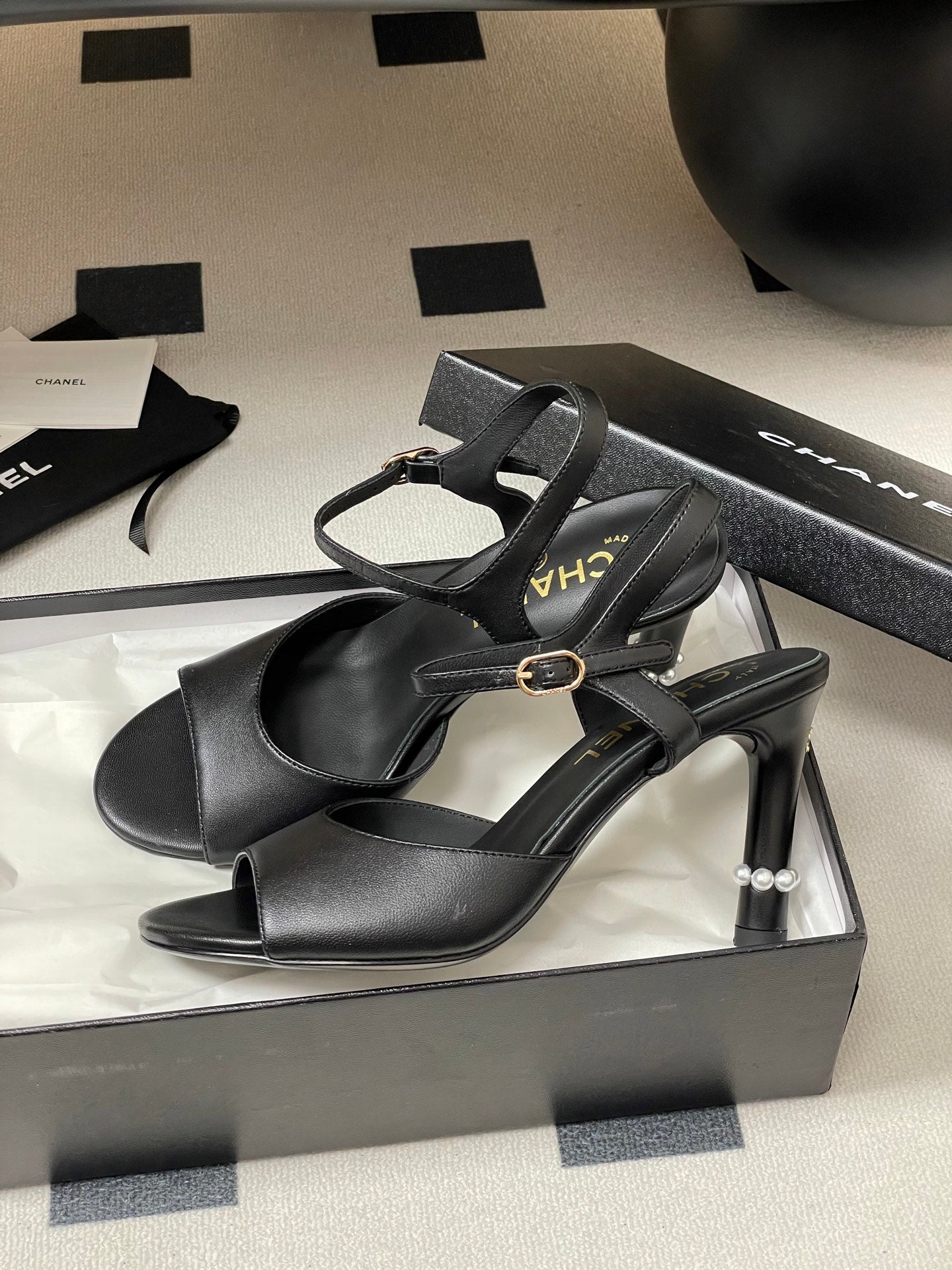 25s Spring and Summer New High Heels Buckle Pearl Heels
