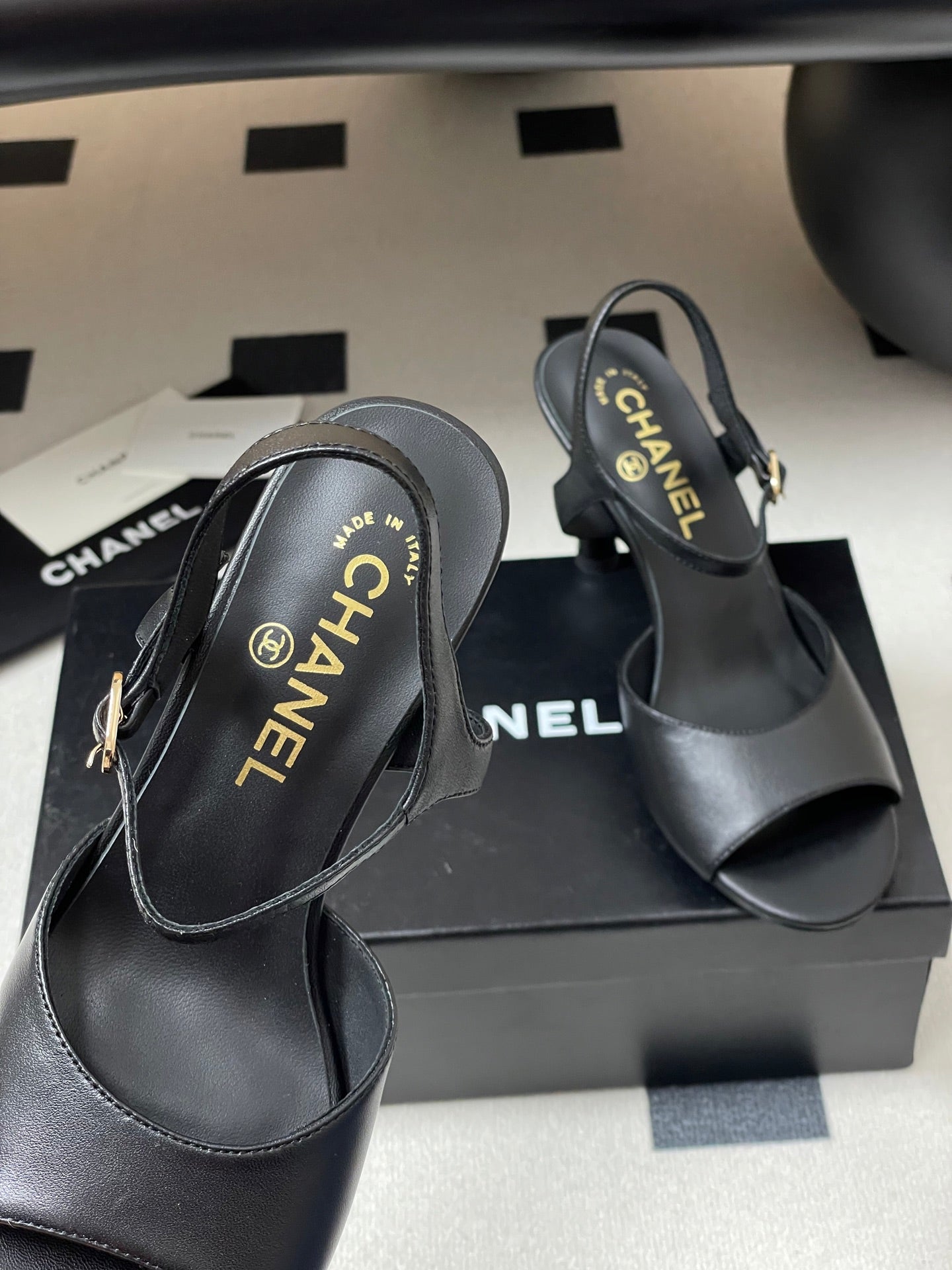 25s Spring and Summer New High Heels Buckle Pearl Heels