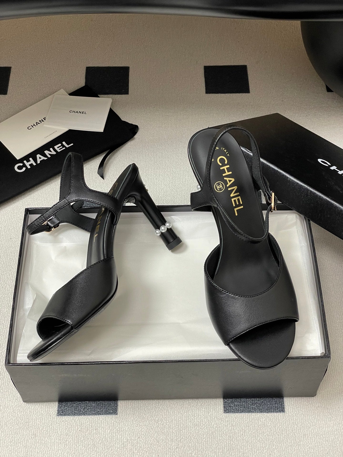 25s Spring and Summer New High Heels Buckle Pearl Heels