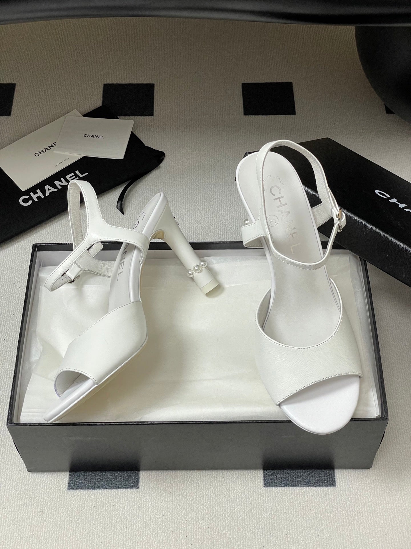 25s Spring and Summer New High Heels Buckle Pearl Heels