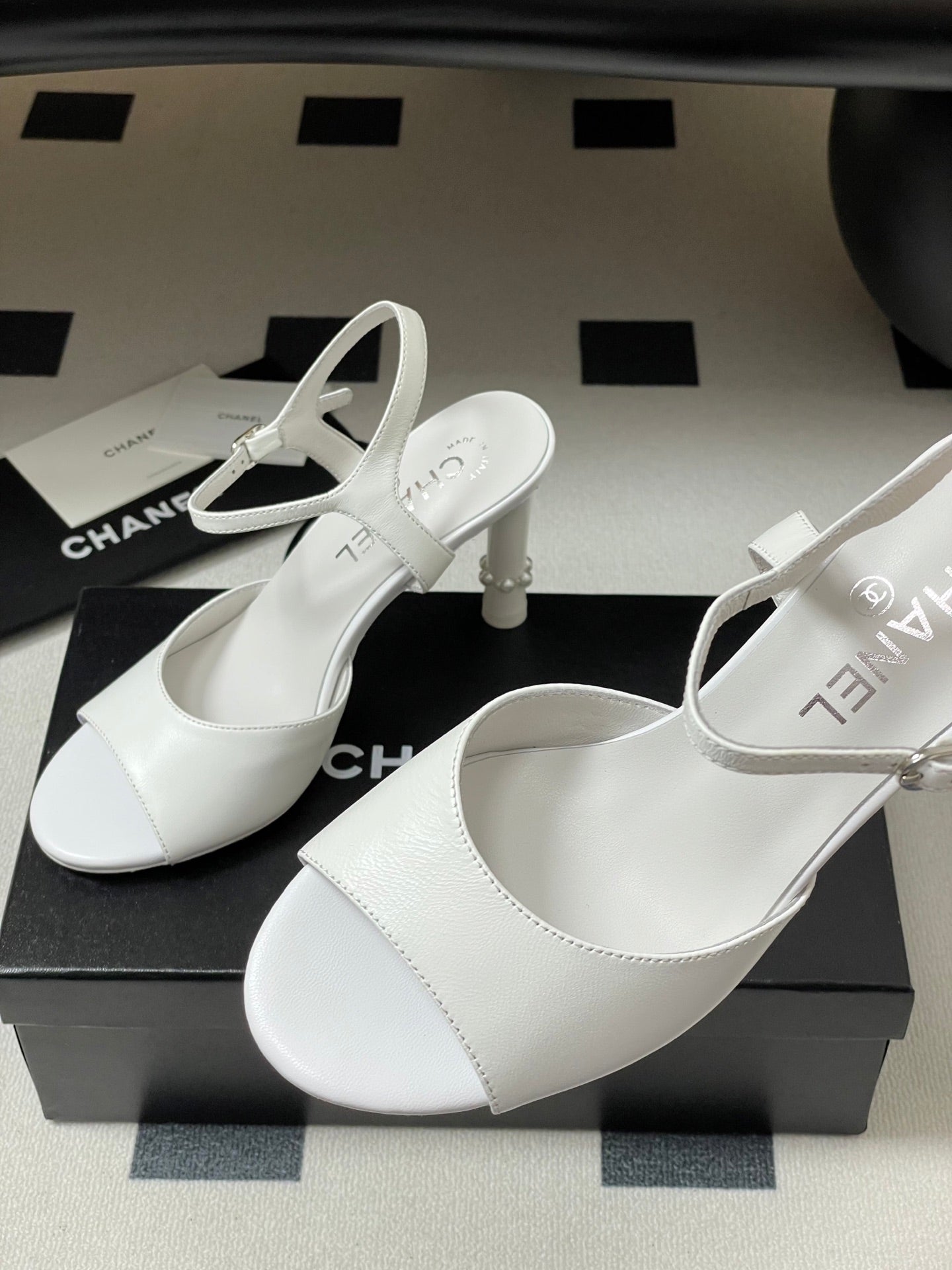 25s Spring and Summer New High Heels Buckle Pearl Heels