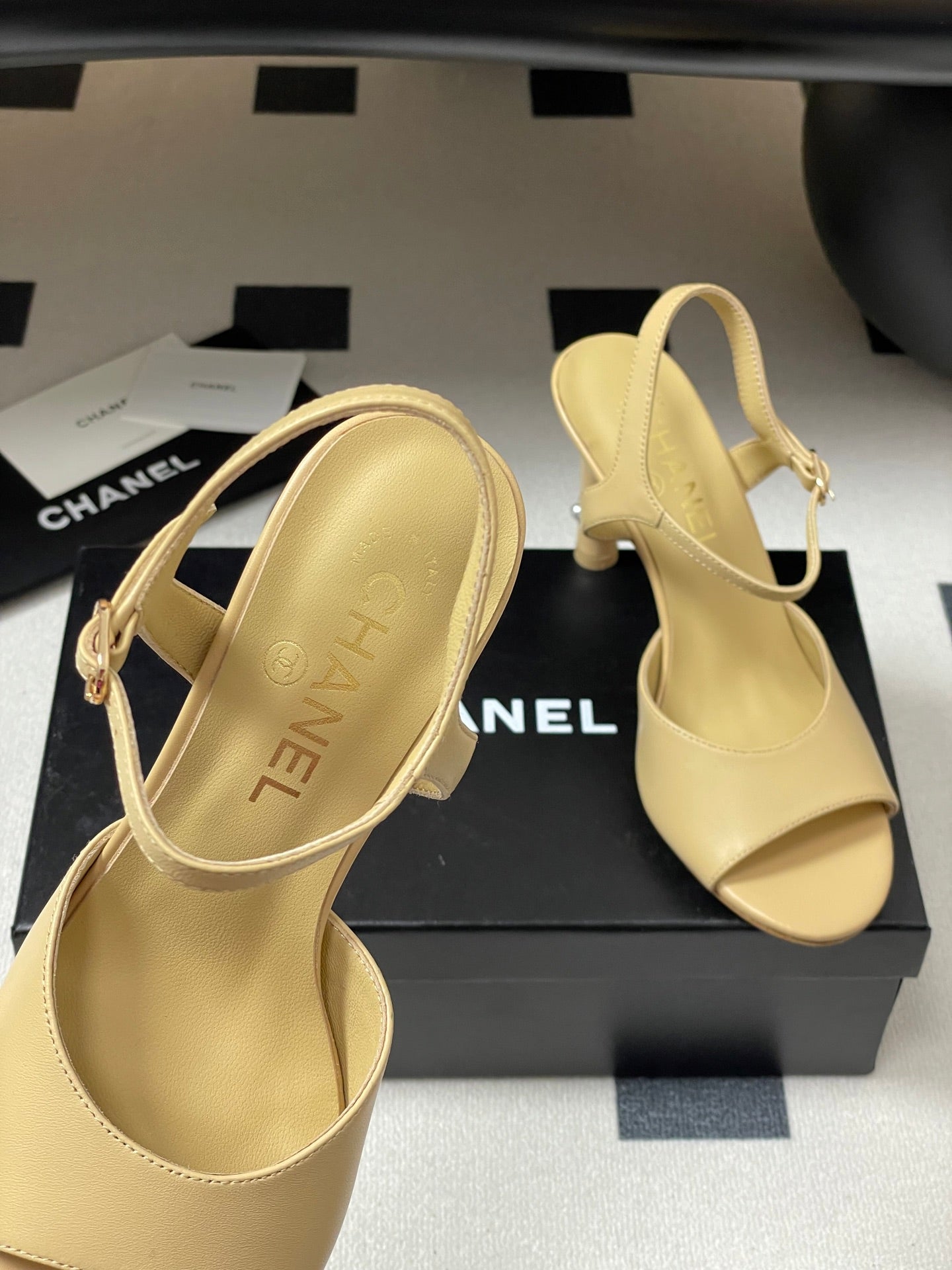 25s Spring and Summer New High Heels Buckle Pearl Heels