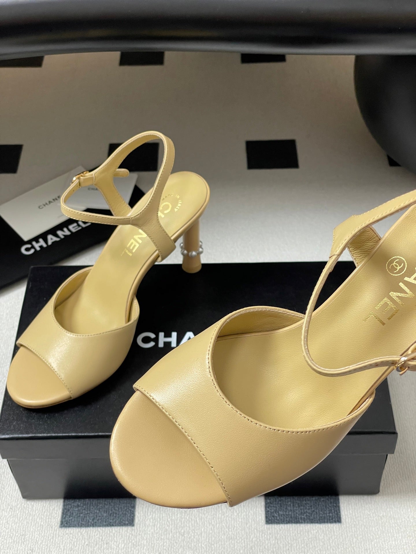 25s Spring and Summer New High Heels Buckle Pearl Heels
