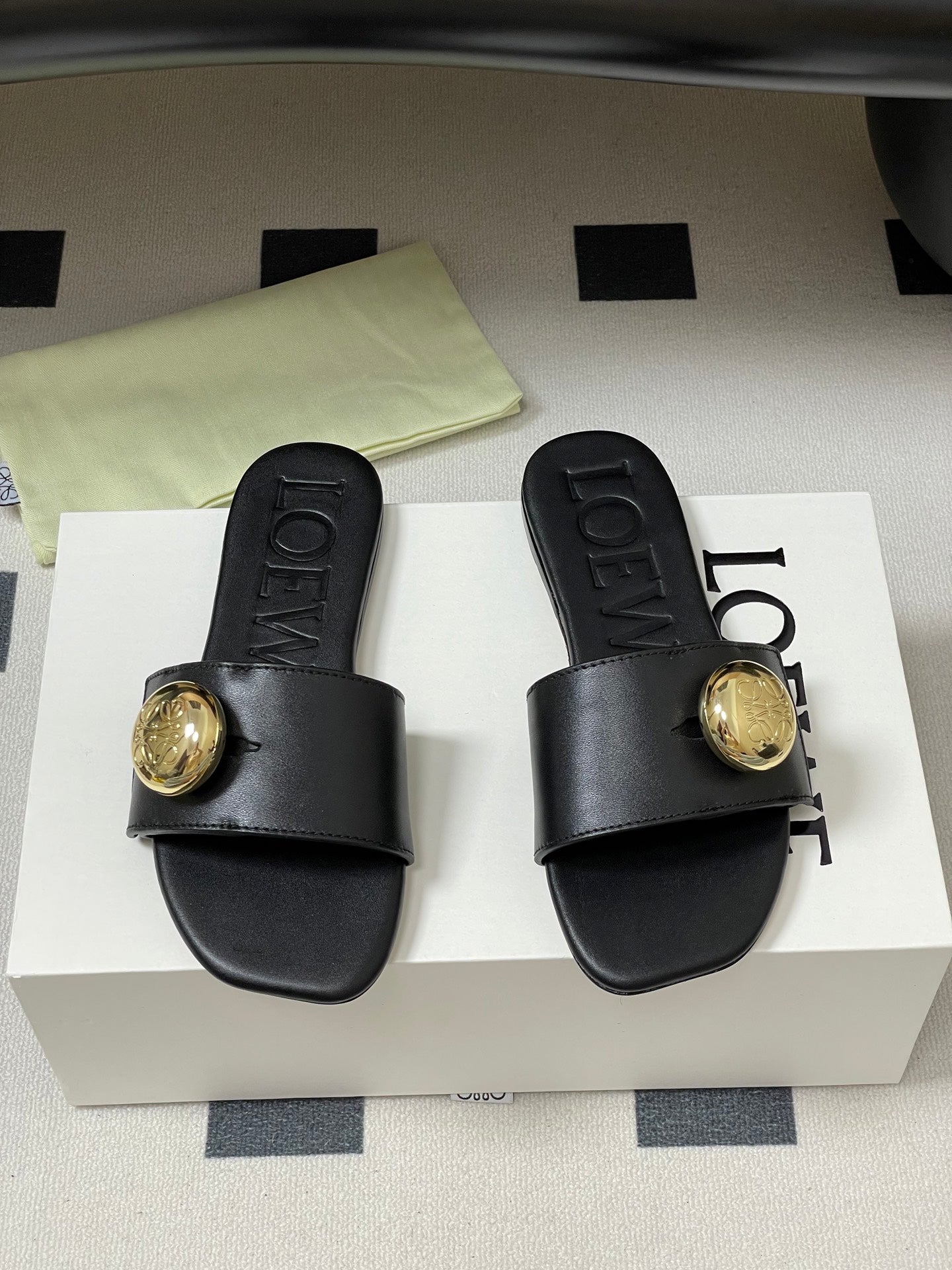 25ss Spring and Summer New Small Golden Ball Slippers