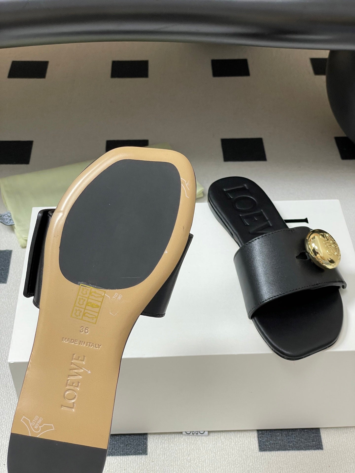 25ss Spring and Summer New Small Golden Ball Slippers