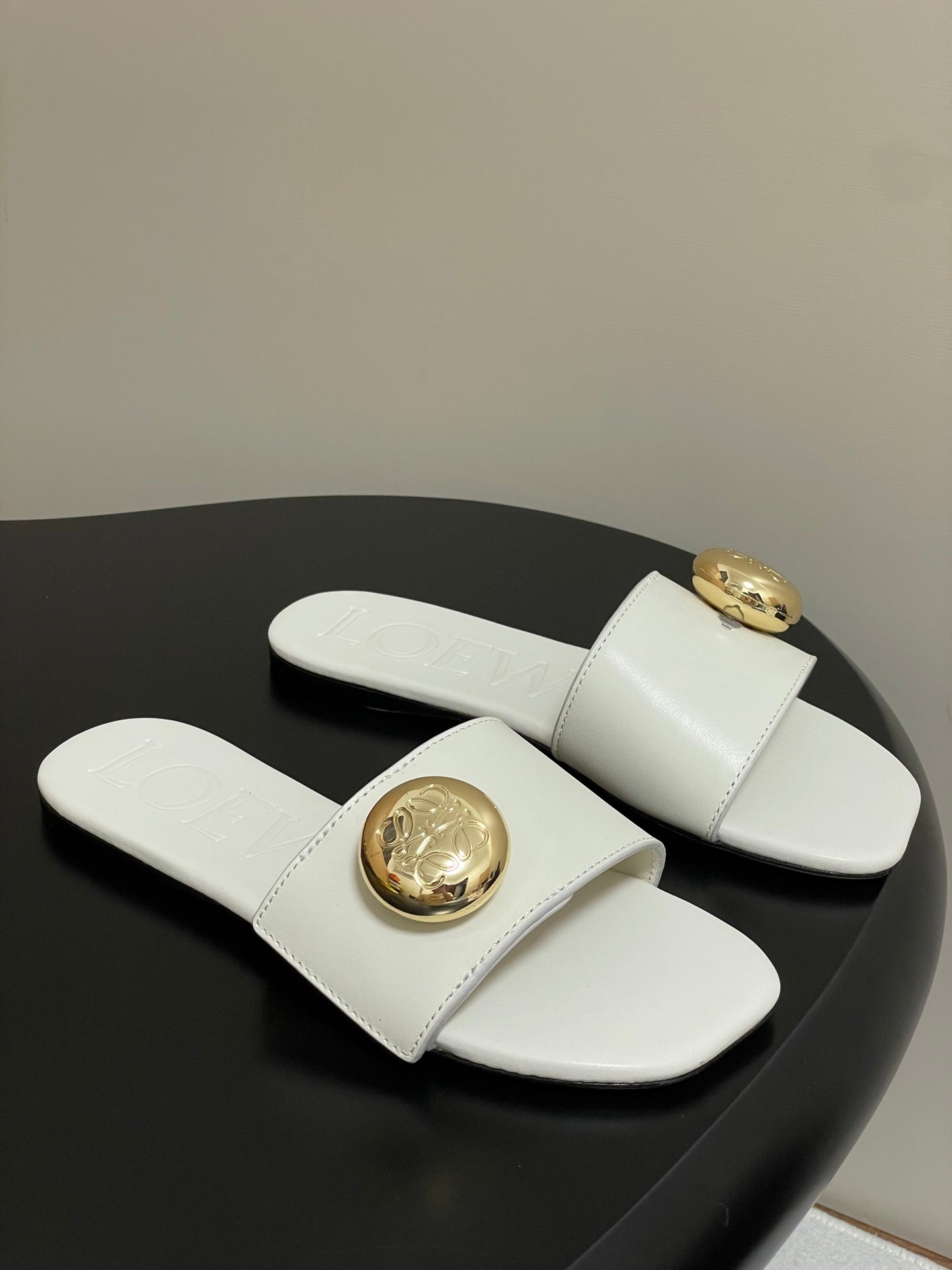 25ss Spring and Summer New Small Golden Ball Slippers