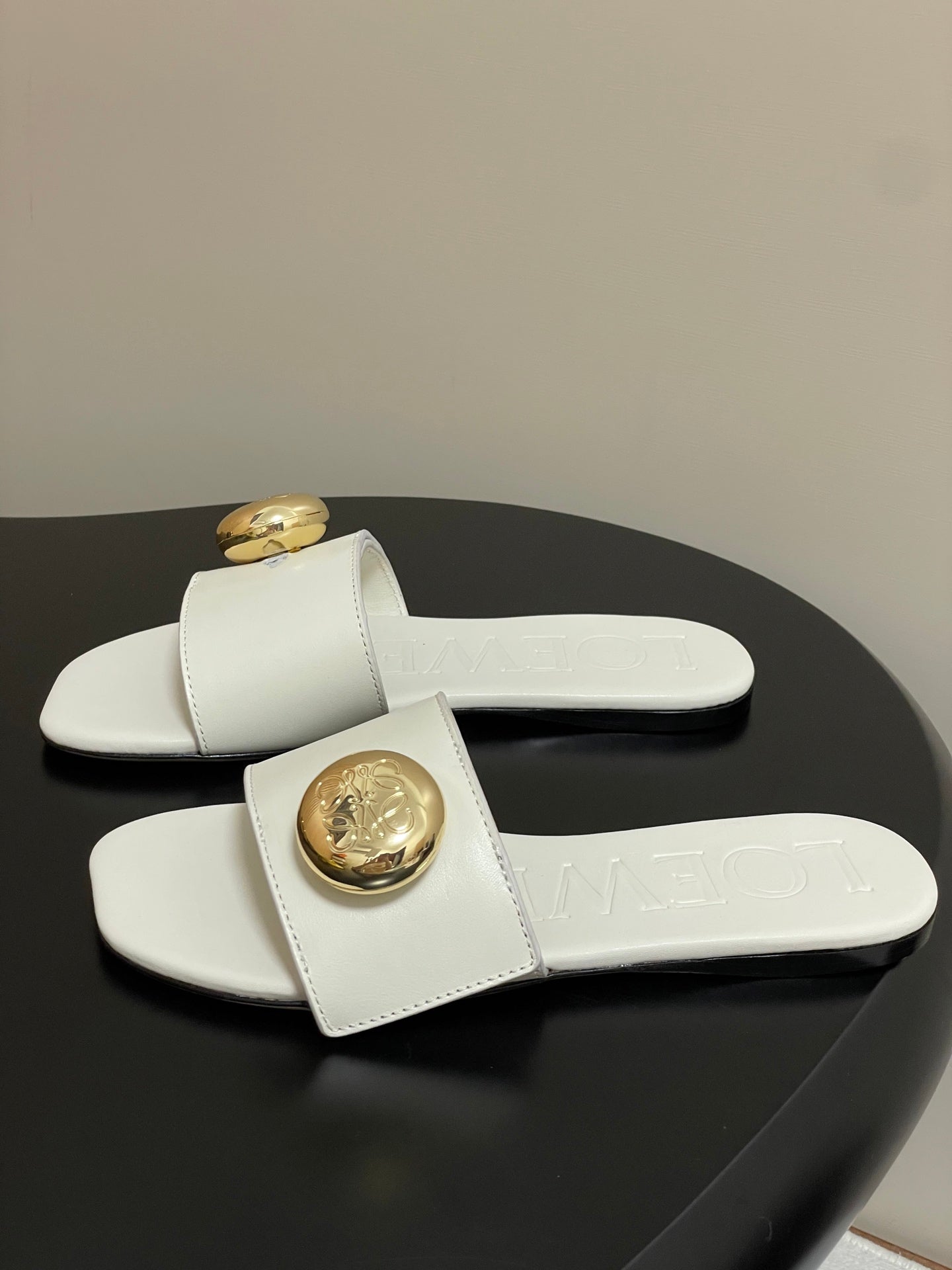 25ss Spring and Summer New Small Golden Ball Slippers