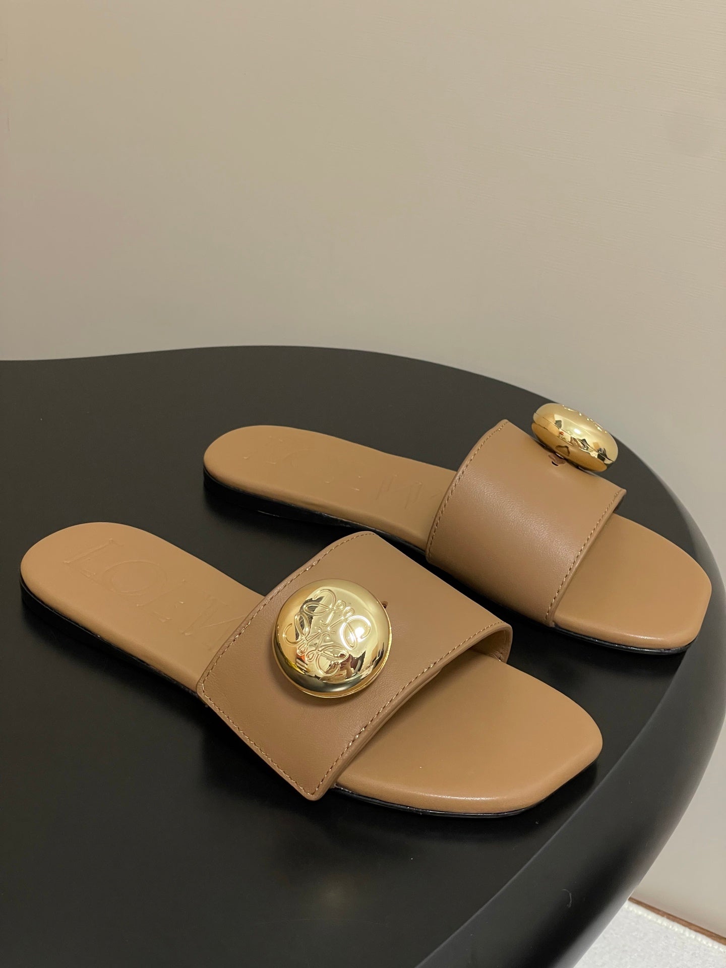 25ss Spring and Summer New Small Golden Ball Slippers