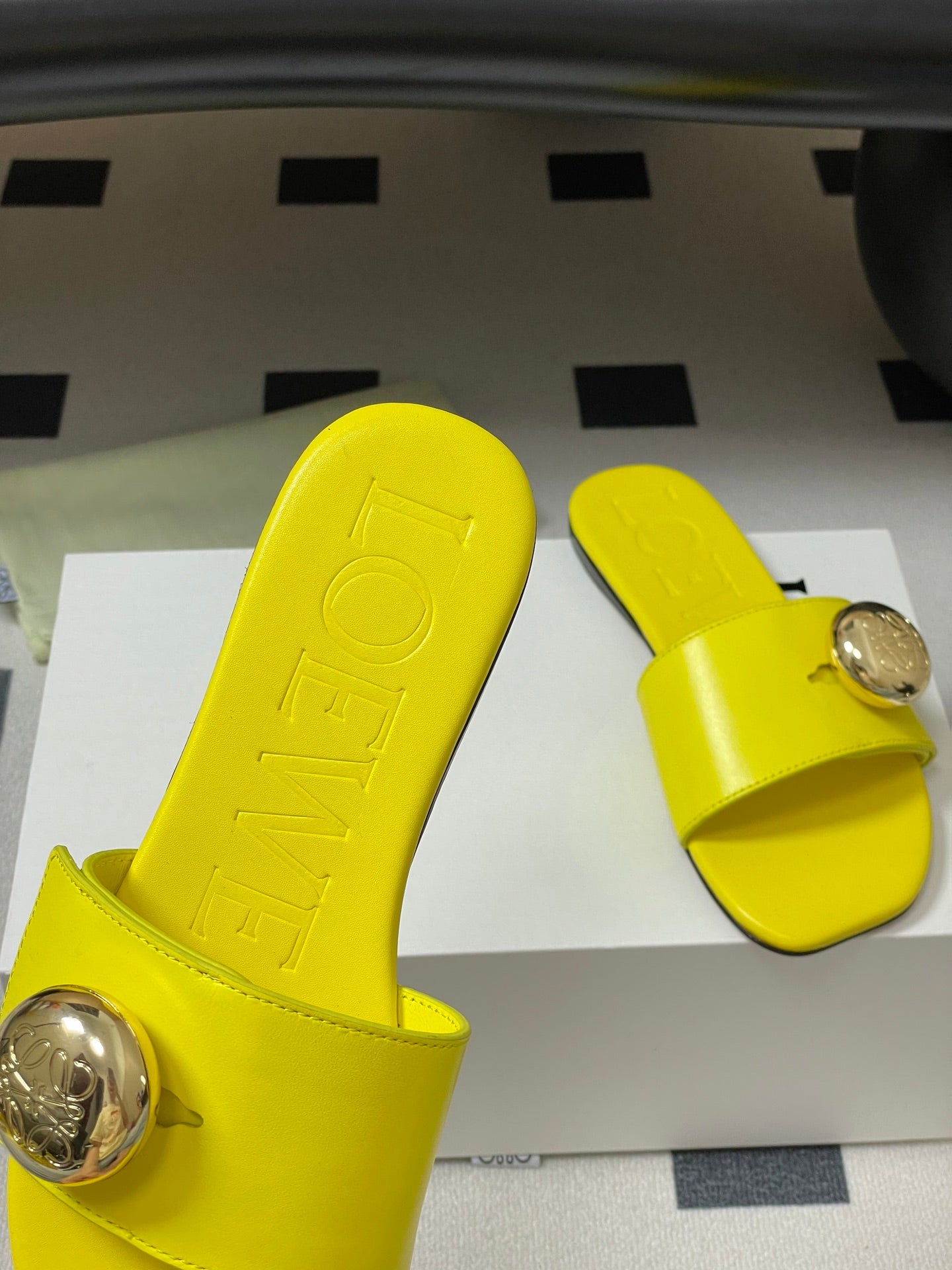 25ss Spring and Summer New Small Golden Ball Slippers
