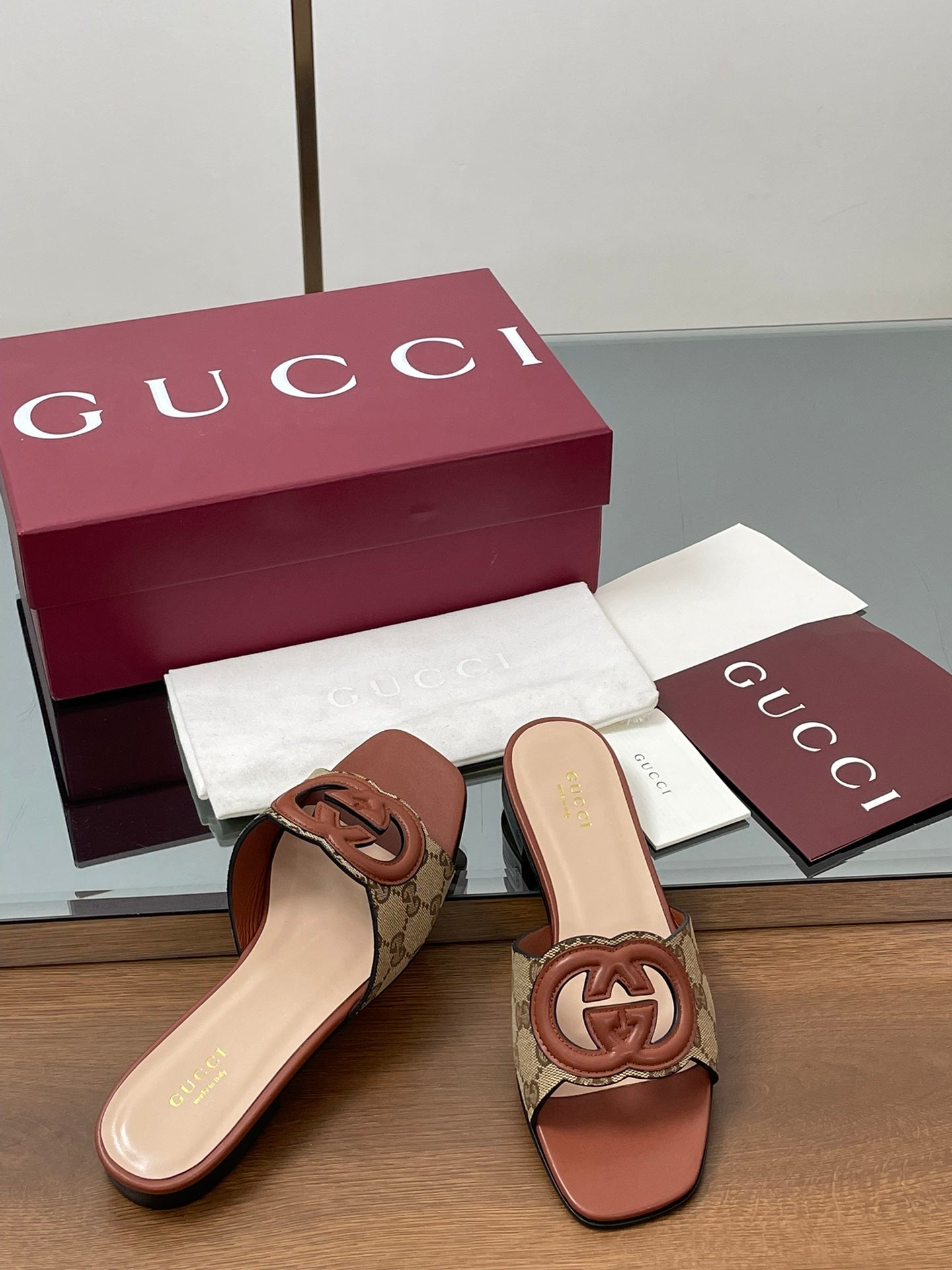 25 Summer New Square Toe Open Toe Sandals
