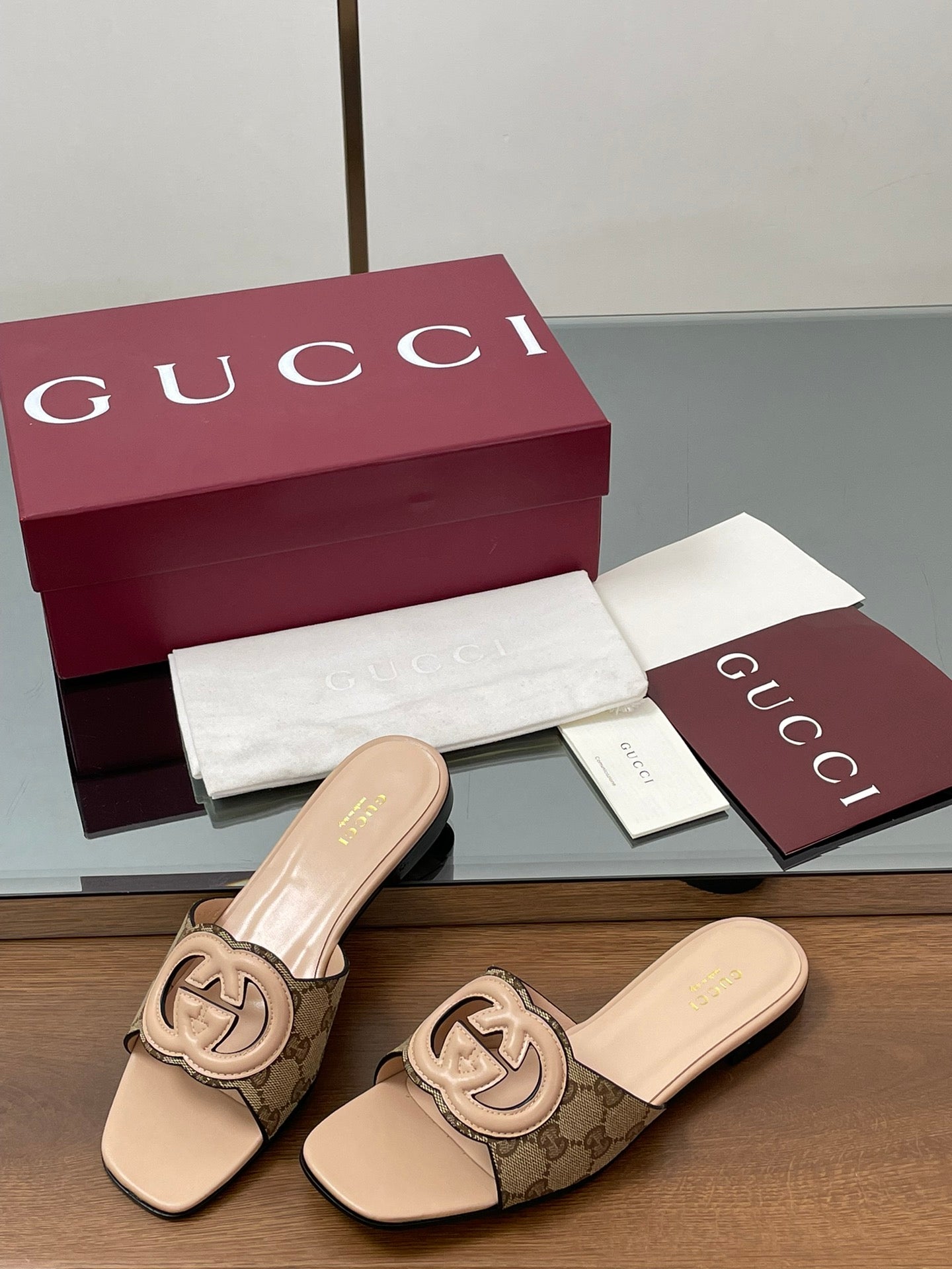 25 Summer New Square Toe Open Toe Sandals