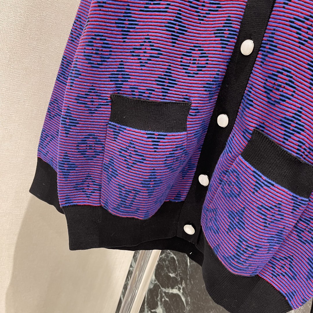 L 25 Early Fall New V-neck Jacquard Knit Cardigan