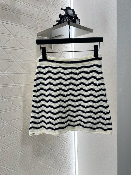 2025 Autumn New Striped Knitted Cardigan Short Skirt Set