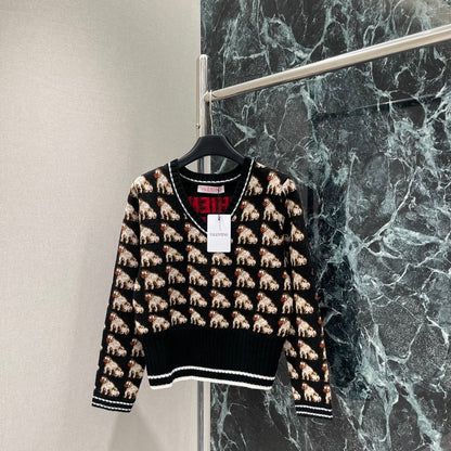 V 25 Early Fall New V-neck printed knitted long sleeves