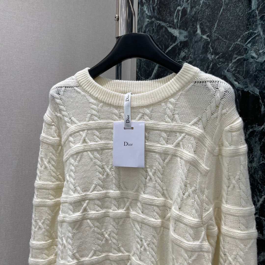 D 25 Early Fall New Round Neck Raglan Pullover Sweater