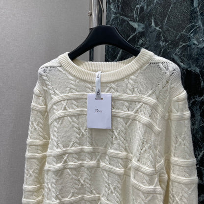 D 25 Early Fall New Round Neck Raglan Pullover Sweater