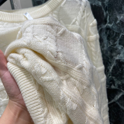 D 25 Early Fall New Round Neck Raglan Pullover Sweater