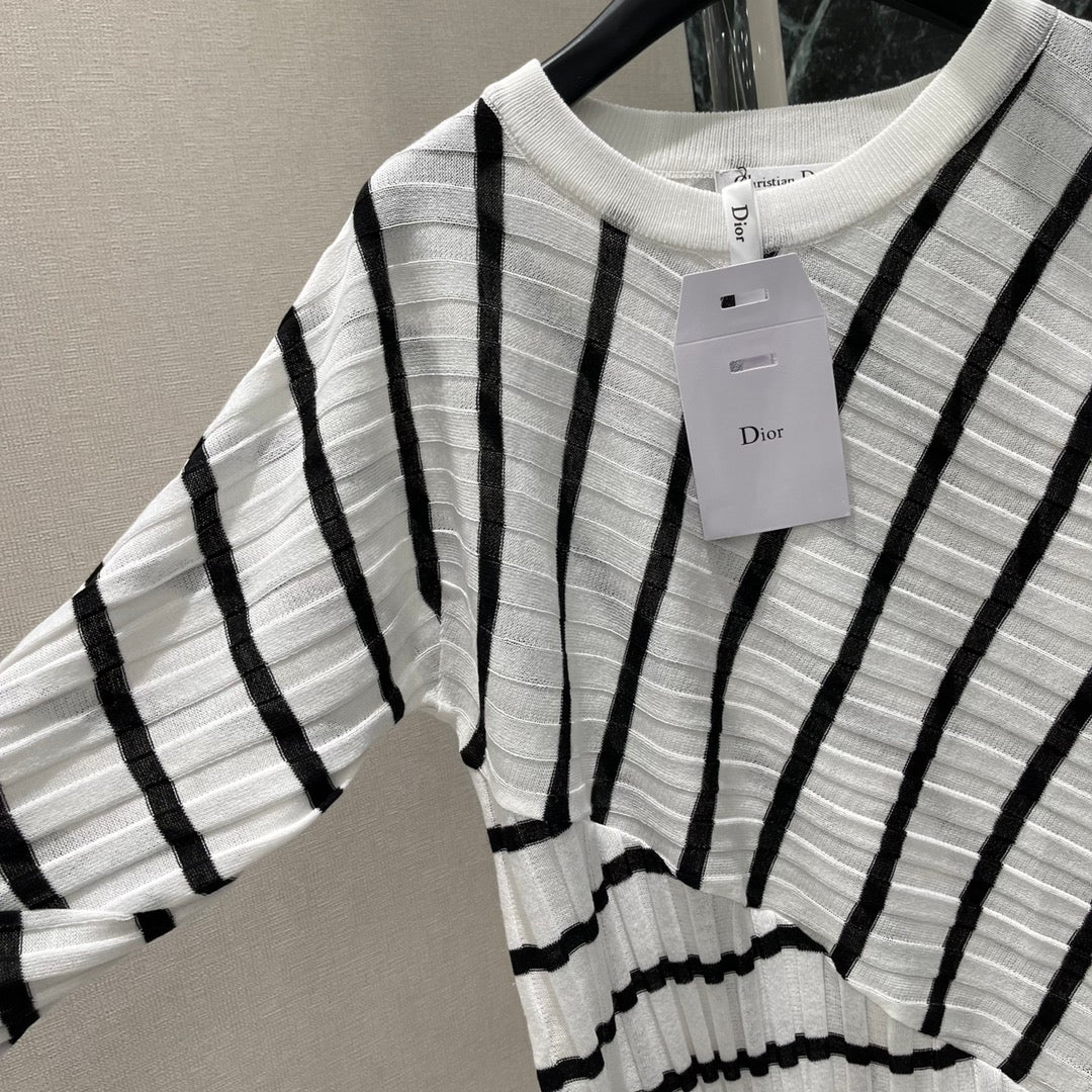 D 25 Early Autumn New Style Fake Two-piece Splicing Diagonal Stripe Knitted Long Sleeves