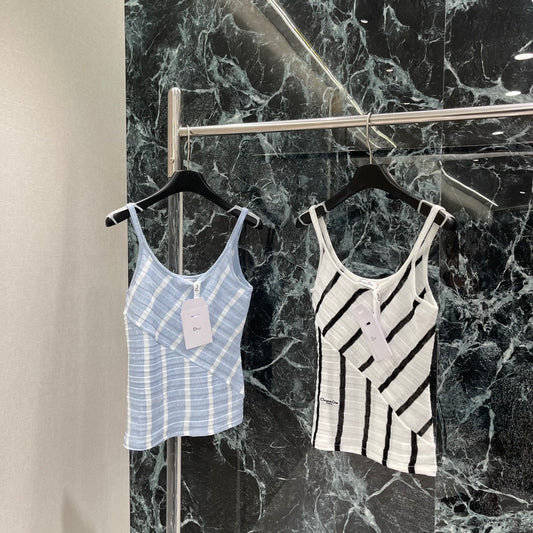 D 25 Early Autumn New Fake Two-piece Spliced Diagonal Striped Vest