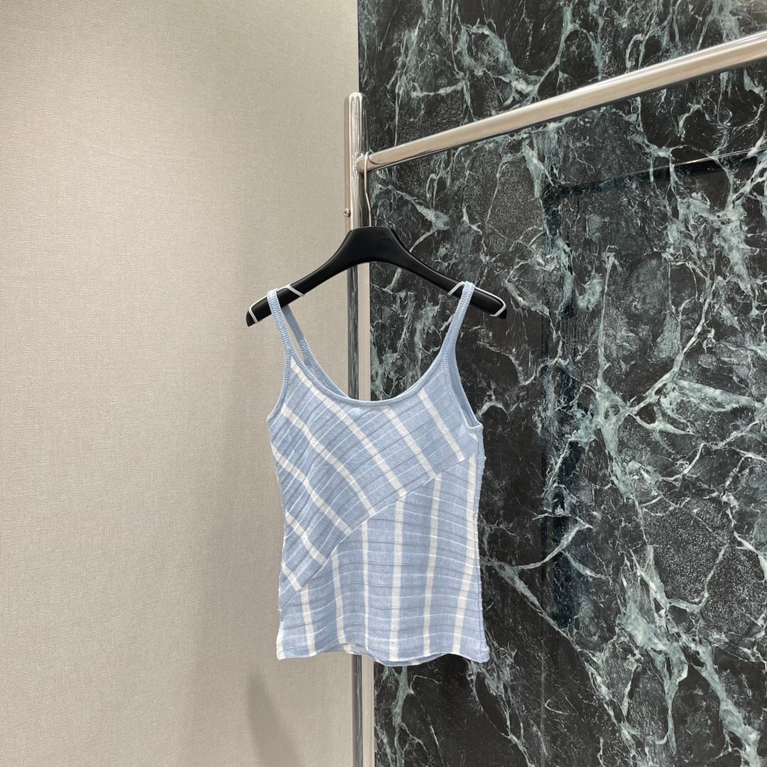 D 25 Early Autumn New Fake Two-piece Spliced Diagonal Striped Vest