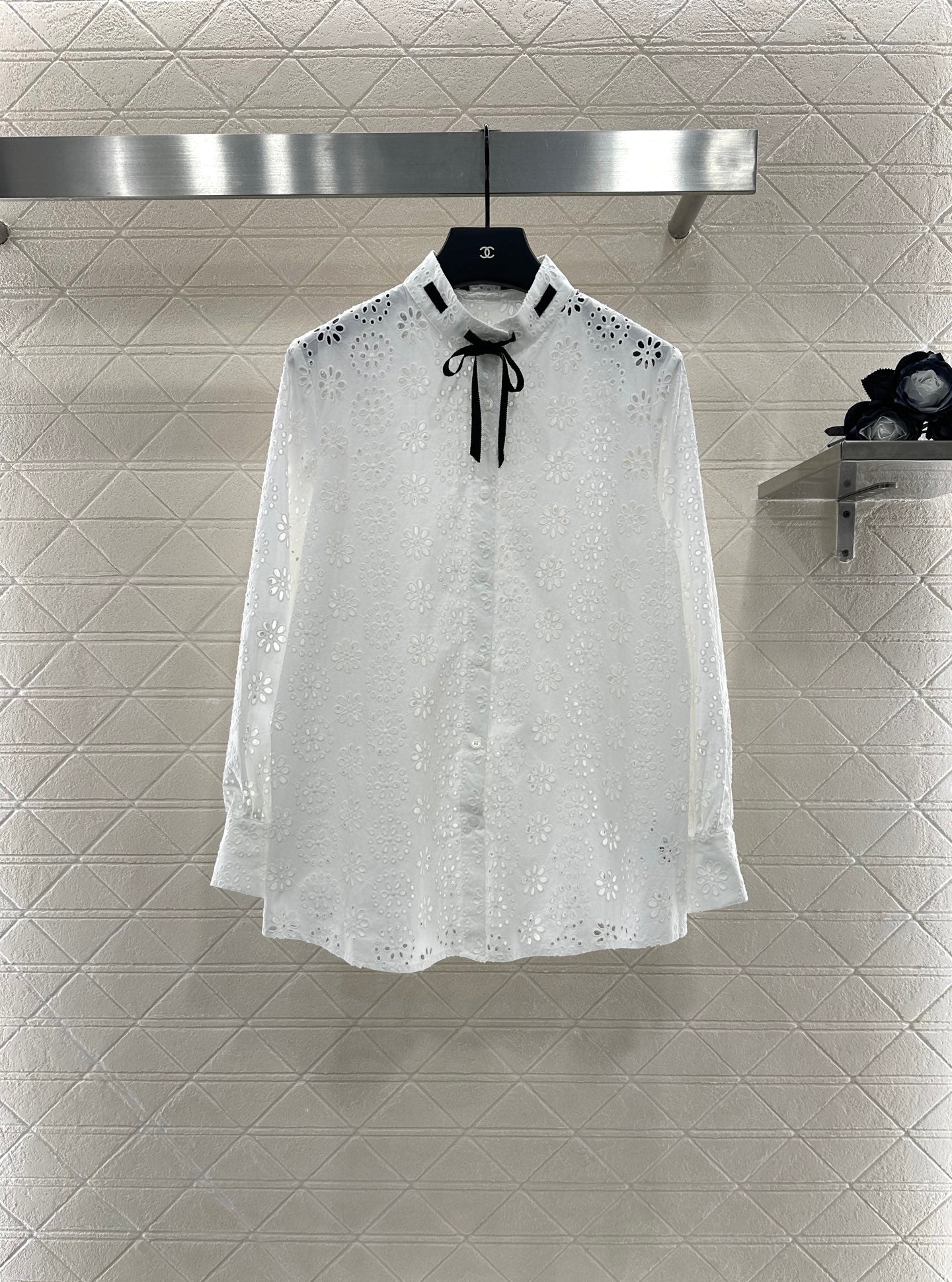 2025 Autumn New Hollow Embroidery Lace-up Shirt
