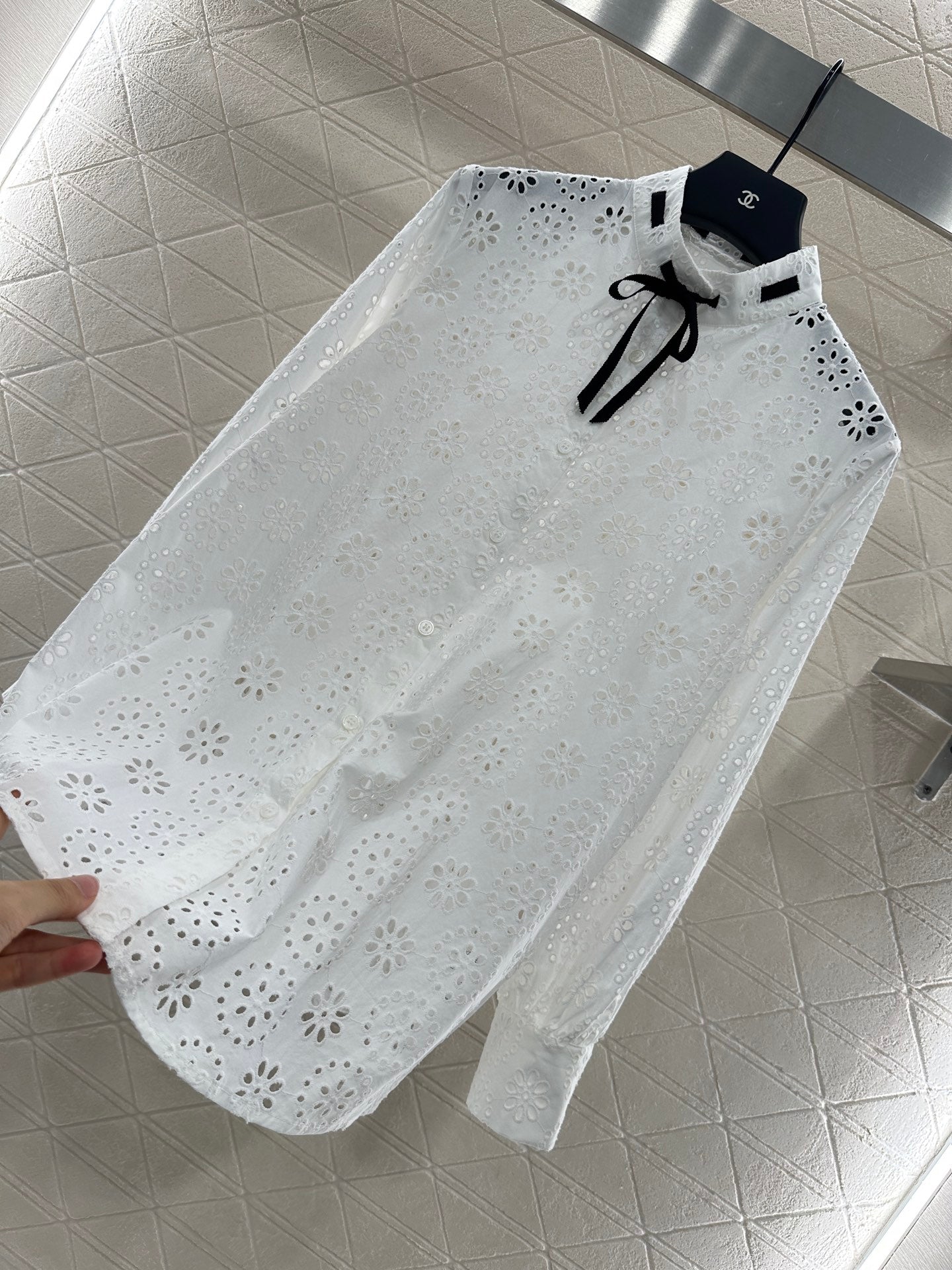 2025 Autumn New Hollow Embroidery Lace-up Shirt