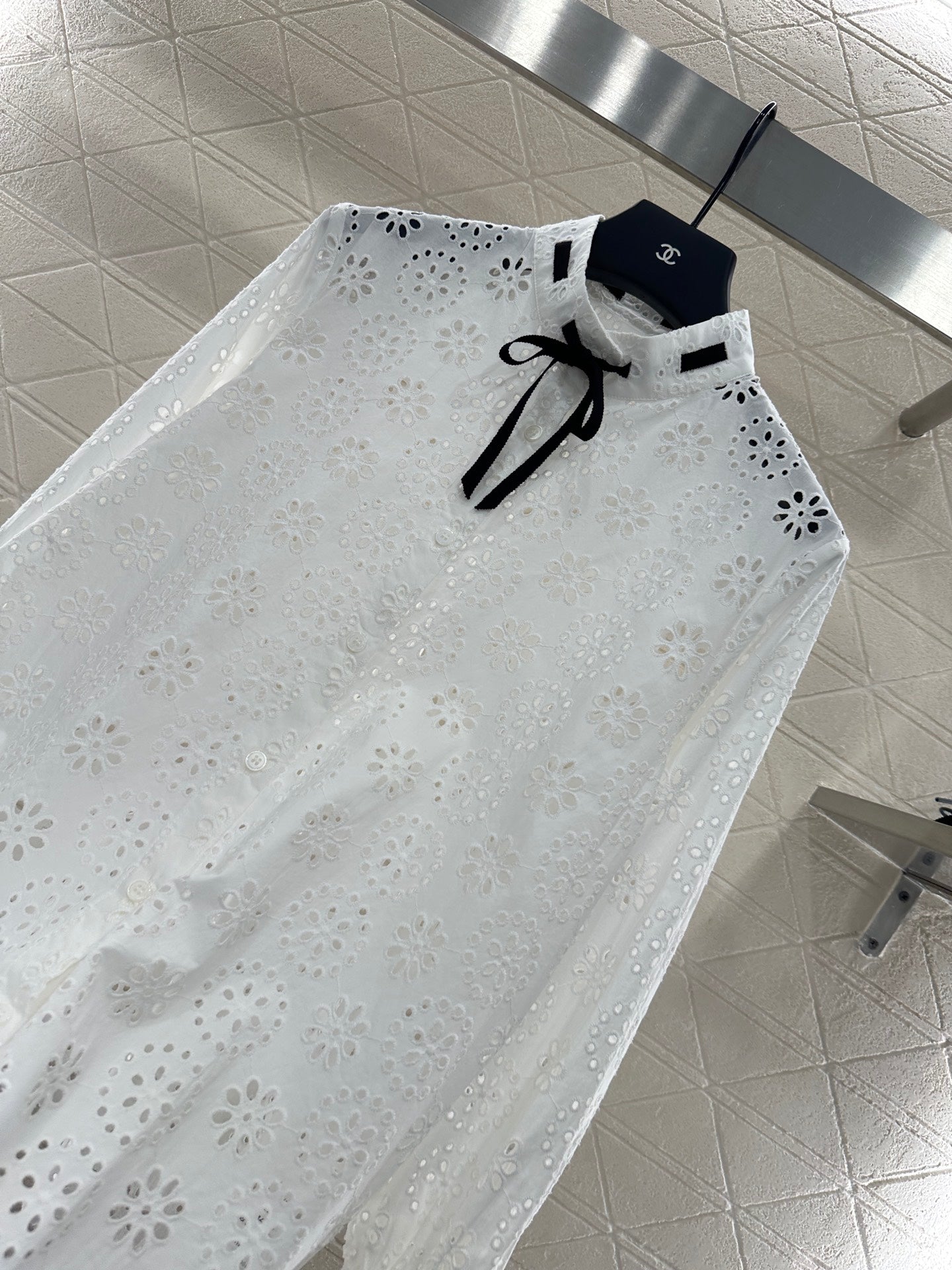 2025 Autumn New Hollow Embroidery Lace-up Shirt