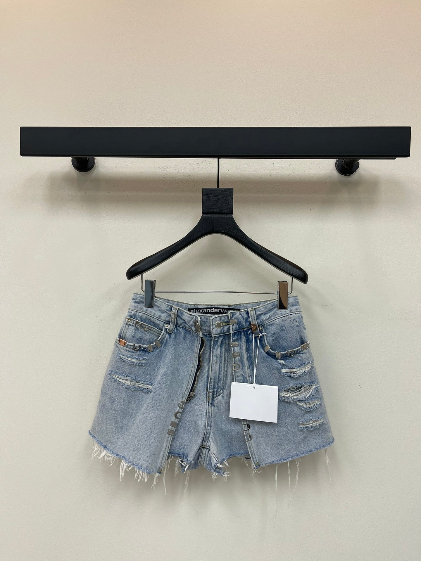 25 Spring and Summer New Metal Decorated Double Denim Culottes