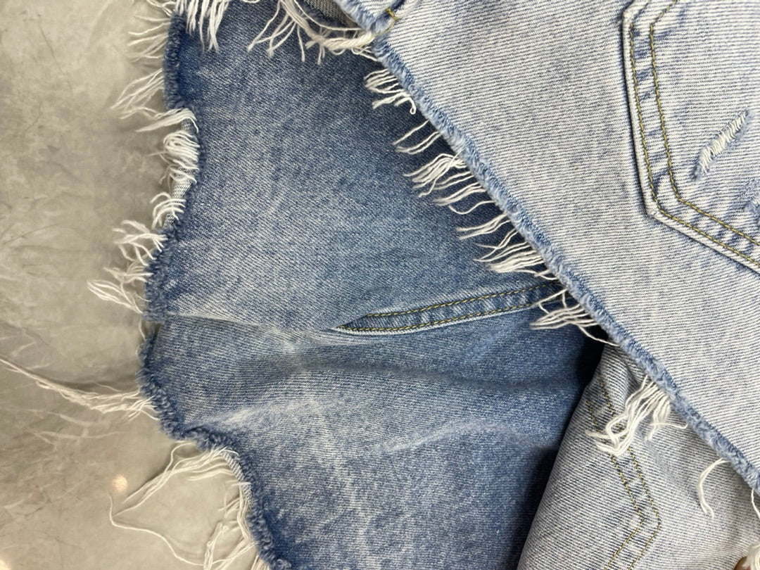 25 Spring and Summer New Metal Decorated Double Denim Culottes