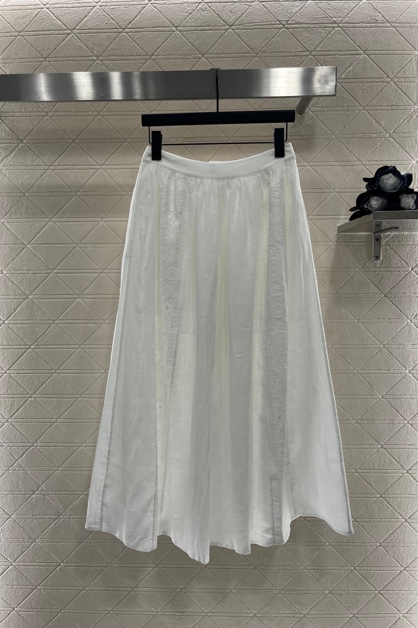 2025 Early Autumn New Embroidered Hollow T-shirt with Midi Skirt