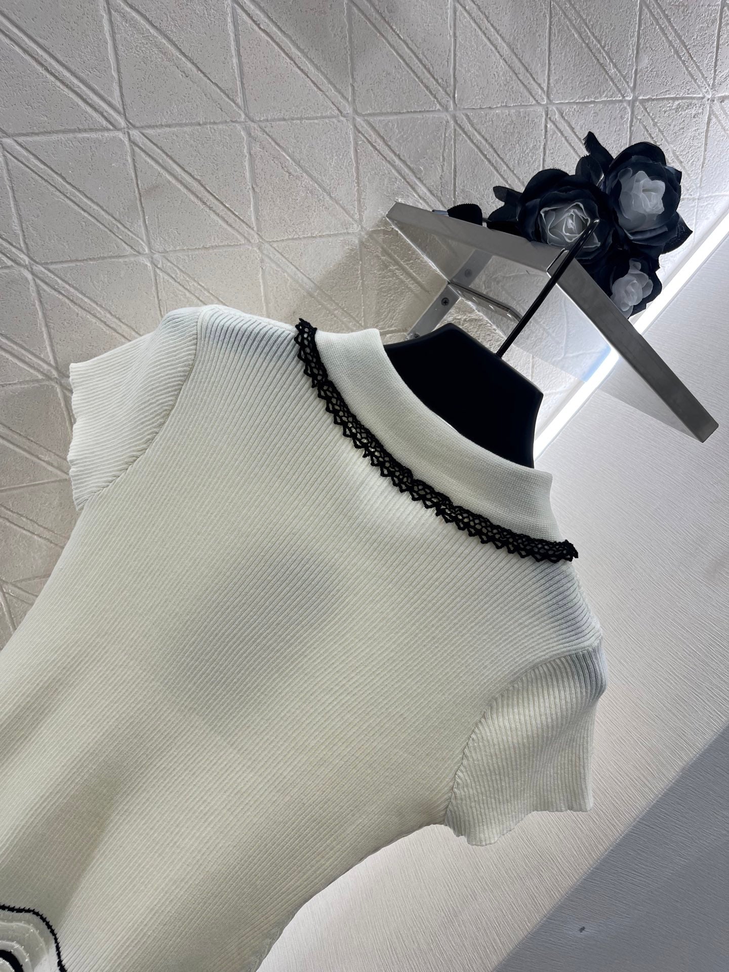 2025 Early Autumn New Arrivals Hollow Lace Knitted Short Sleeves