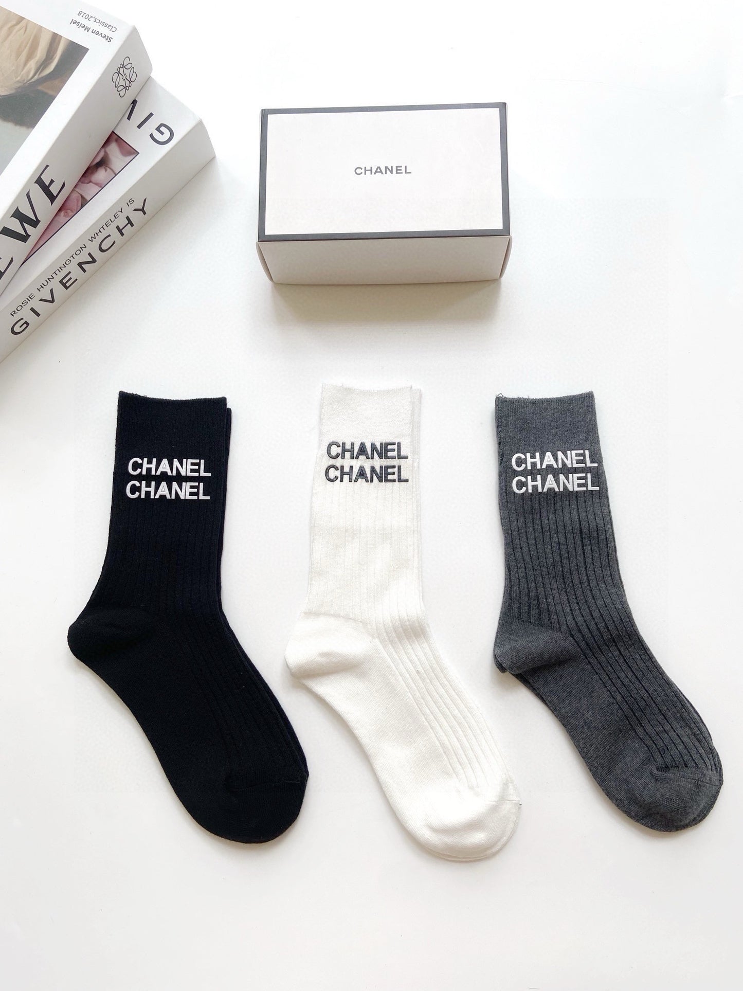 25 Summer new classic letter logo pure cotton middle tube socks