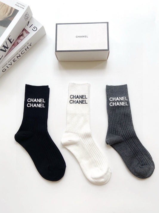 25 Summer new classic letter logo pure cotton middle tube socks