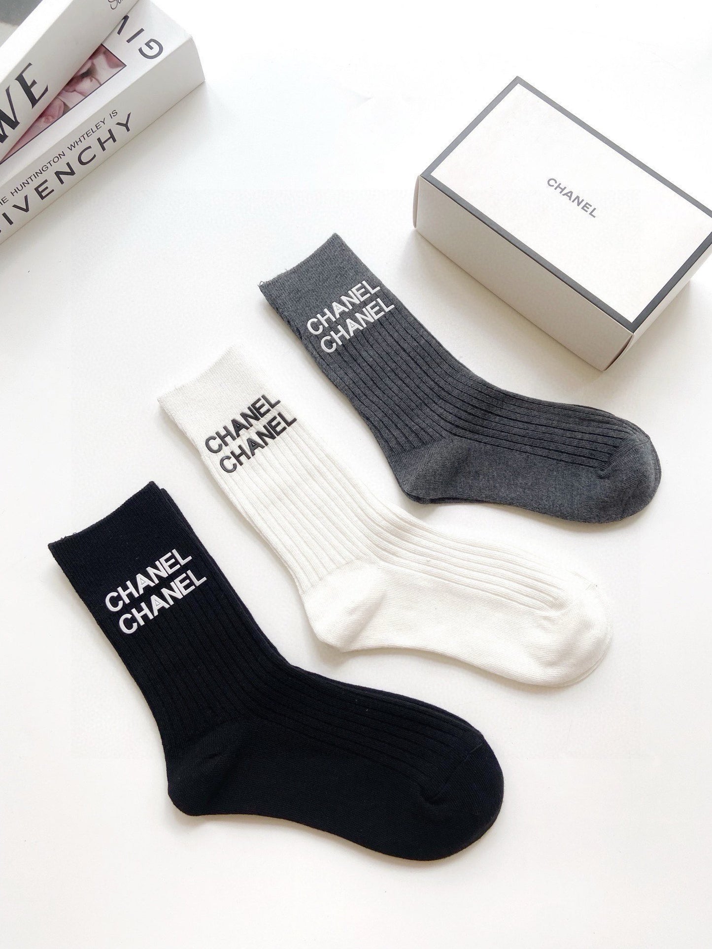 25 Summer new classic letter logo pure cotton middle tube socks
