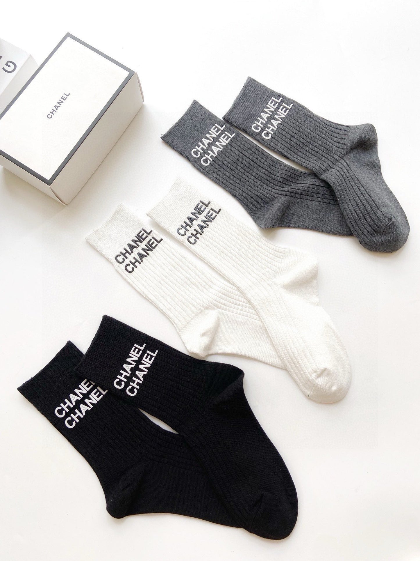 25 Summer new classic letter logo pure cotton middle tube socks