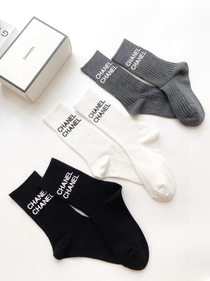 25 Summer new classic letter logo pure cotton middle tube socks