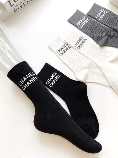 25 Summer new classic letter logo pure cotton middle tube socks