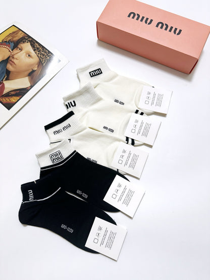 25 Summer new classic letter logo pure cotton socks