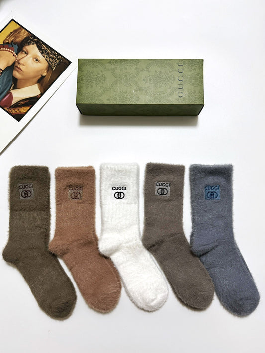 25 Summer new classic letter logo mink velvet mid-tube socks