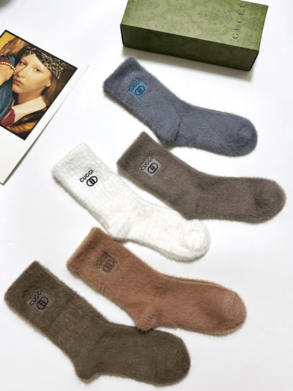 25 Summer new classic letter logo mink velvet mid-tube socks