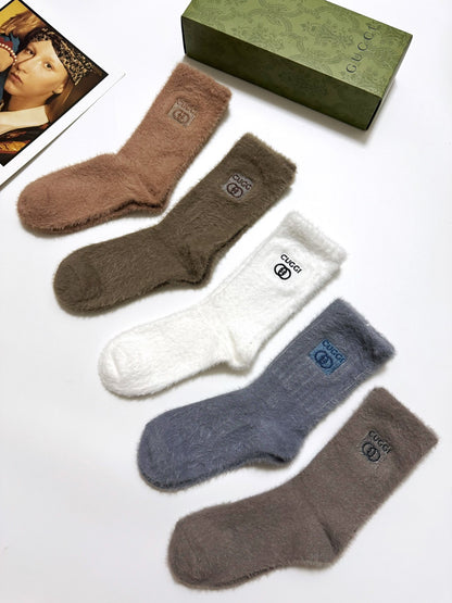 25 Summer new classic letter logo mink velvet mid-tube socks