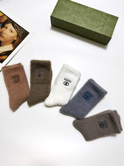 25 Summer new classic letter logo mink velvet mid-tube socks