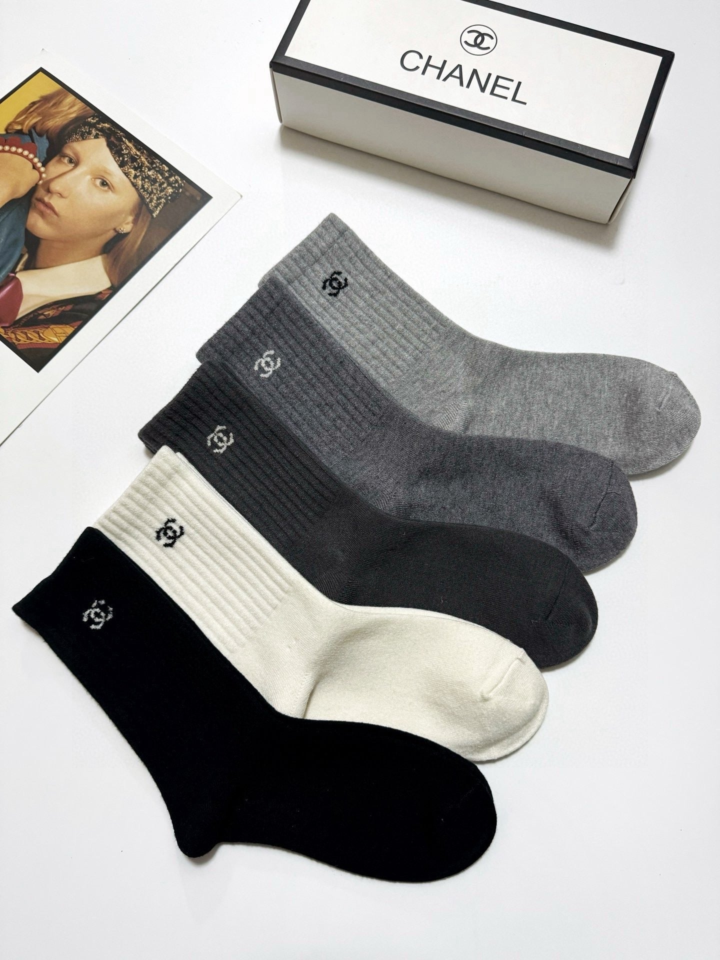 25 Summer new classic letter logo cashmere blended mid-tube socks