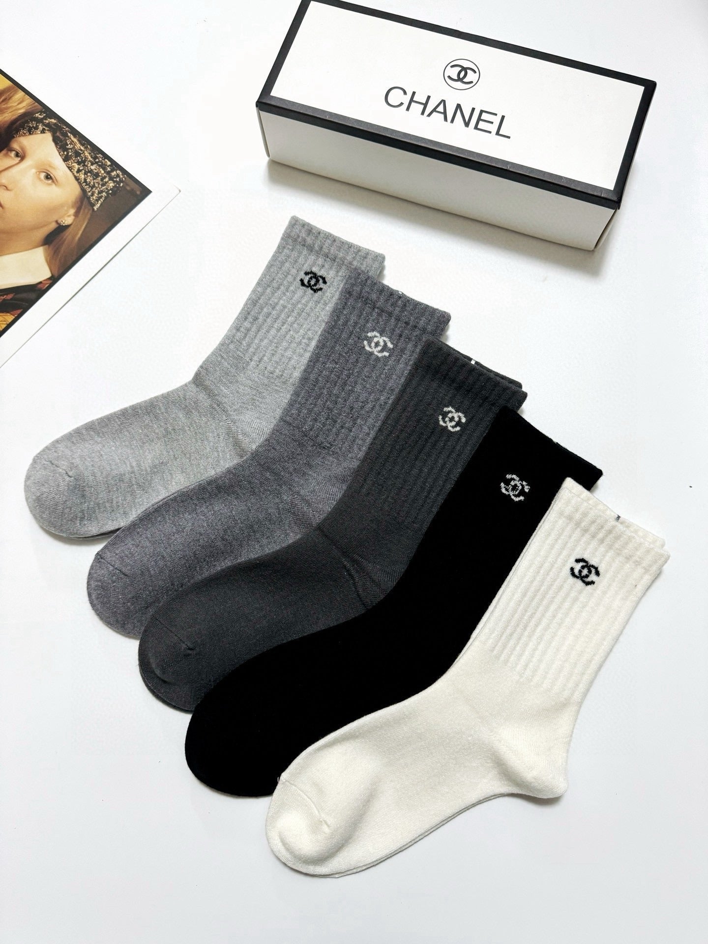 25 Summer new classic letter logo cashmere blended mid-tube socks