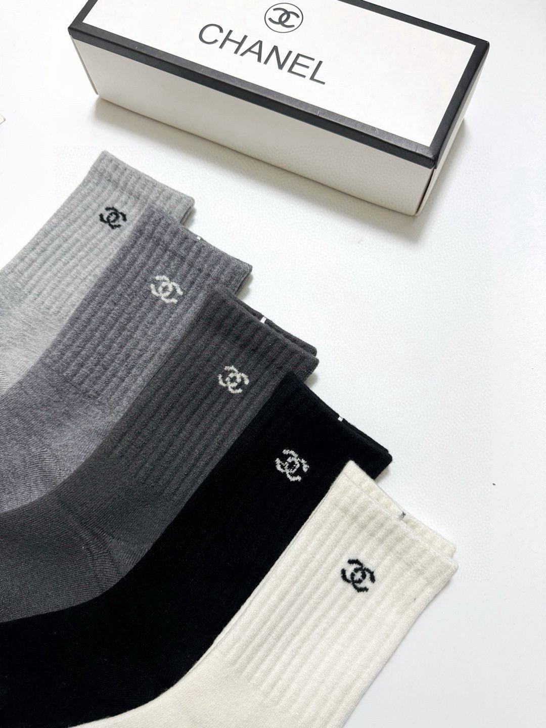 25 Summer new classic letter logo cashmere blended mid-tube socks